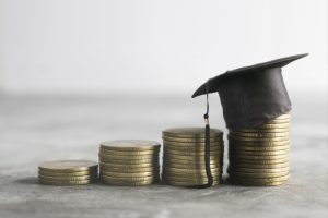 Investavimas į save: vartojimo paskolų naudojimas švietimui ir įgūdžių ugdymui